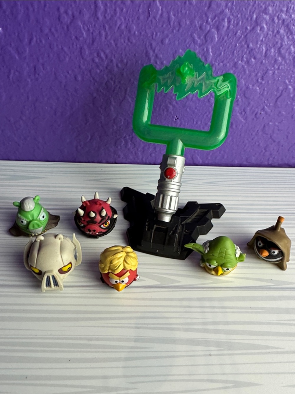 Mini Figures Set with Green Launcher Accessory